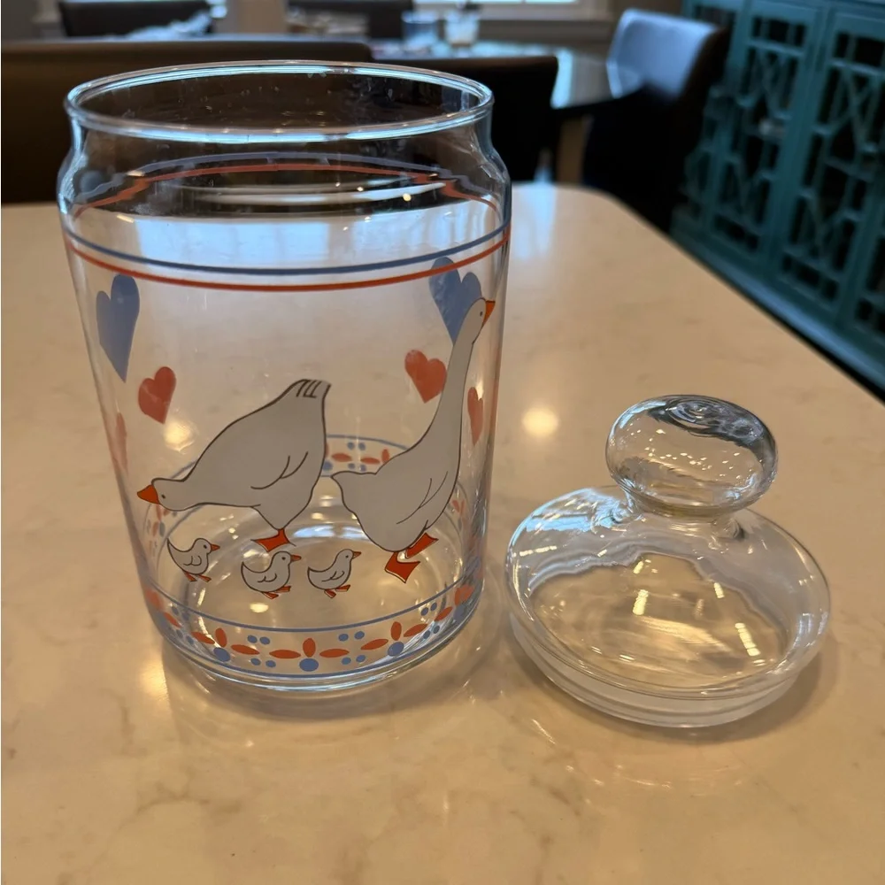 Vintage “Hearts and Geese” Canister by Luminary - France - Picture 5 of 6